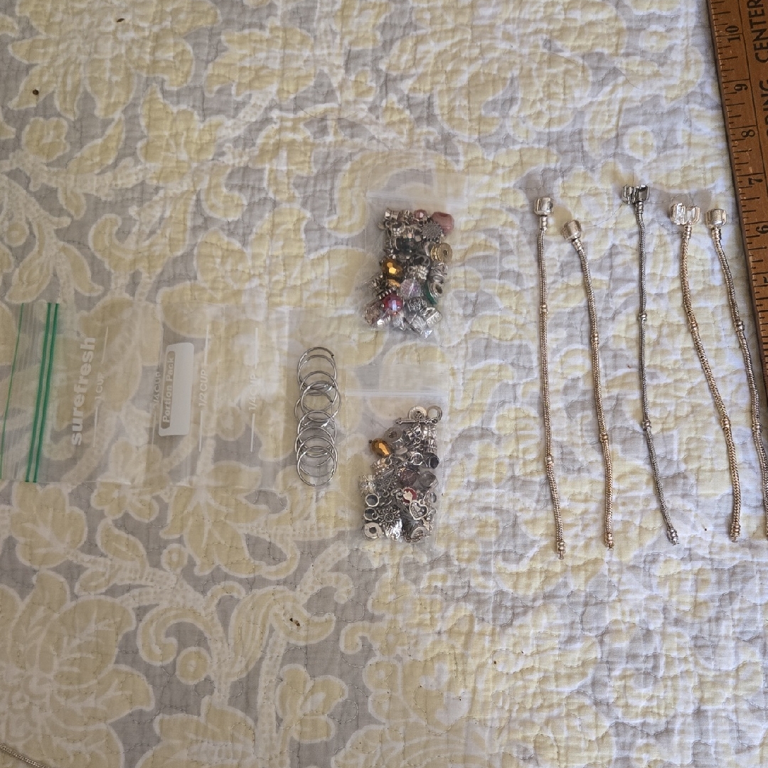 925 Steriling Silver Pandora Style Barcelets Charms And Ear Rings 38$